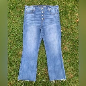 •AMERICAN EAGLE•Button Front•Hi-Rise Crop Flare Denim•Size 18 Women’s•NWOT